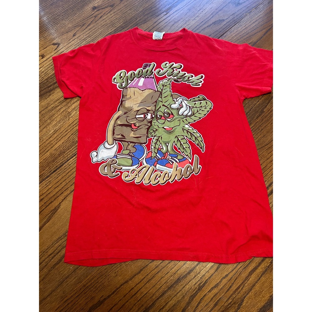 Delta Ringspun Red Good Kush & Alcohol‎ Graphic T-Shirt Mens Medium